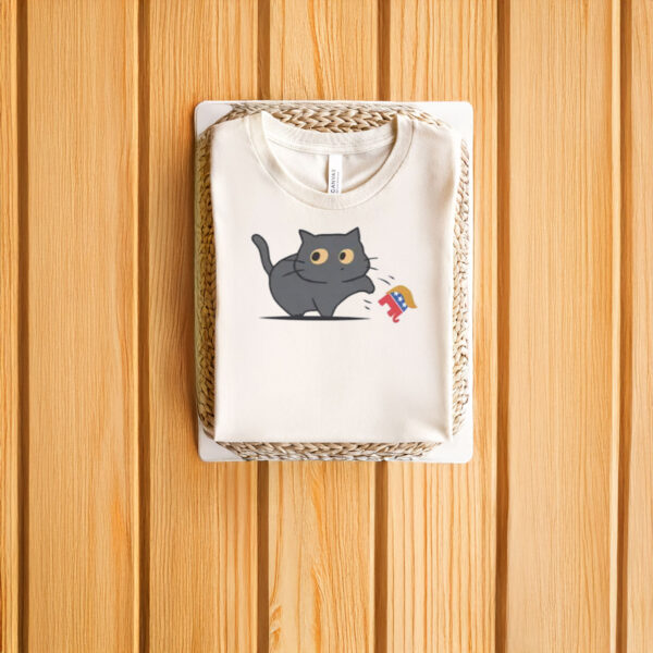 Anti-Trump-Shirt,-Cat-Knocking-Donald-Trump-Elephant-Off-Over-Table-Shirt