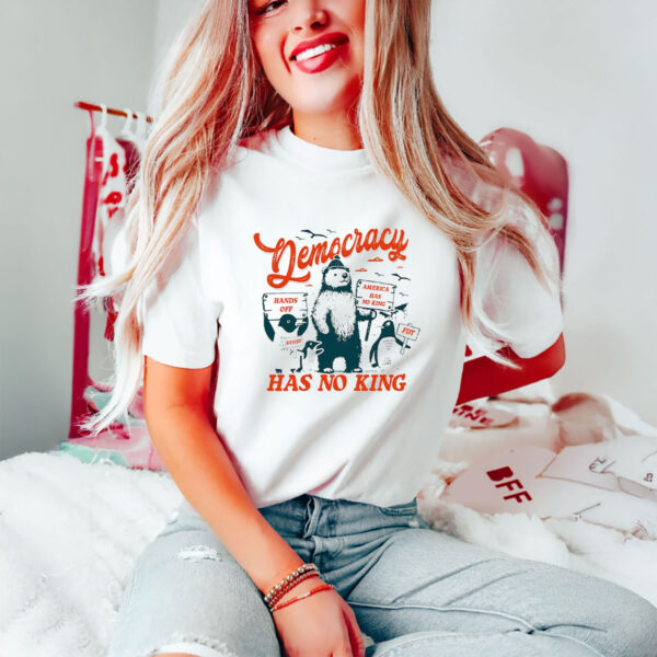 Anti-Trump-Shirt,-Democracy-Has-No-Kings-Shirts