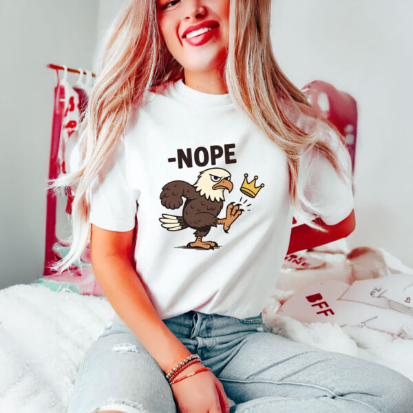 Anti-Trump-Shirt,-No-Kings-in-America-Bald-Eagle-Shirts