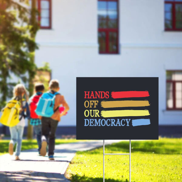 Hands-Off-Protest-Yard-Sign-Save-Public-Lands,-Medicare-Social-Security,-Free-Speech